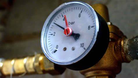 Manomètre mesurant la pression d'eau