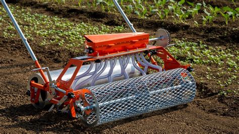 Semoir multi-rangs pour jeunes pousses