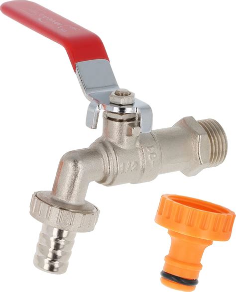 Schéma de connexion d'un tuyau d'arrosage au robinet avec différents raccords