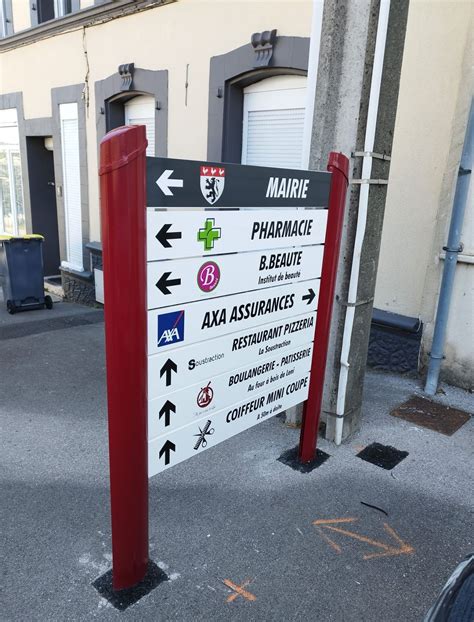 Localisation de la plaque signalétique ENR sur un outillage de jardin Bosch