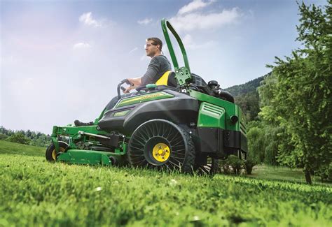 Tondeuse autoportée pour grandes surfaces