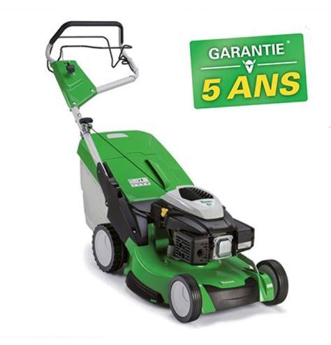 Gamme complète de tondeuses Viking en action