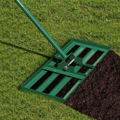 Outils de nivellement de pelouse