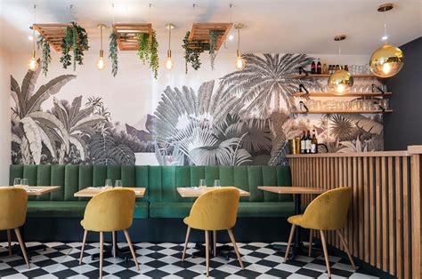 Intérieur d'un restaurant parisien Art Déco