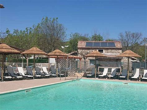 Panneau d'affichage des tarifs du camping Les Hortensias