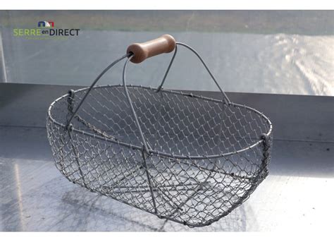 Outils de récolte : sécateur propre et panier de récolte