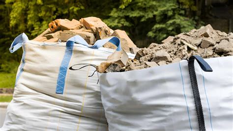 Schéma technique montrant la différence entre un Big Bag à usage unique et un modèle réutilisable renforcé