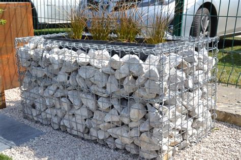 jardinière gabion avec plantes