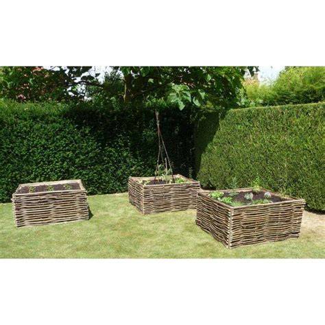 potager carré en noisetier tressé