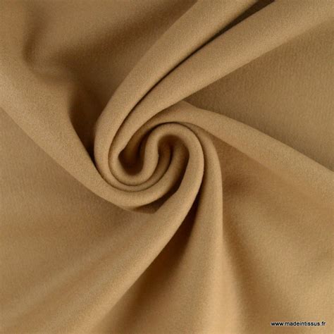 Illustration des différents types de lainage pour manteau