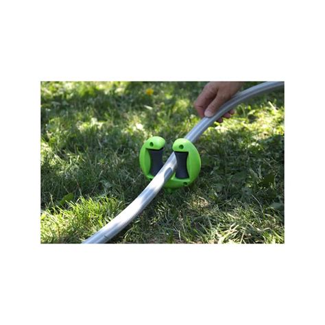 Guide tuyau décoratif à planter dans le jardin