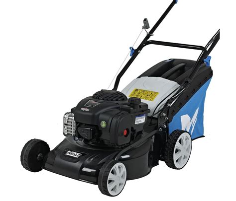 Tondeuse thermique Mac Allister avec technologie tractée sur un terrain en pente