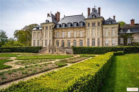 Parterres fleuris et légumes anciens du château de Saint-Jean de Beauregard