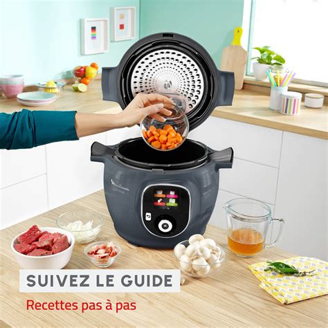 Un bol de soupe fumante préparé avec un multicuiseur intelligent