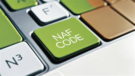 Infographie illustrant la transition entre les nomenclatures NAF actuelles et le code NAF 2025