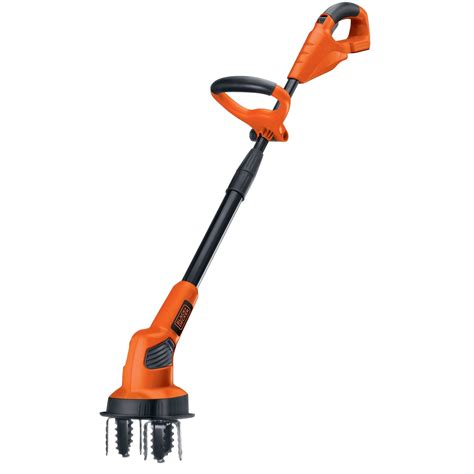Outils de jardinage Black & Decker en action