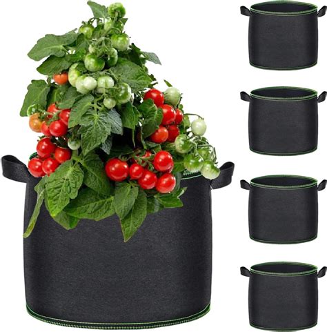Sac de plantation géotextile avec des légumes
