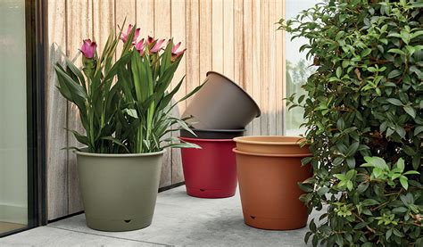 Collection de pots de fleurs Top Cromia dans différentes couleurs