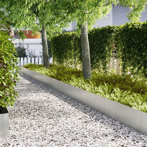 Exemples d'utilisation de bordures en acier galvanisé dans un jardin