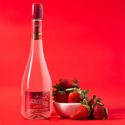 Bouteilles de vin de fraise et produits dérivés