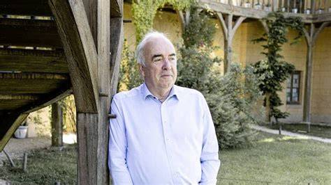 Alain Baraton giving gardening advice