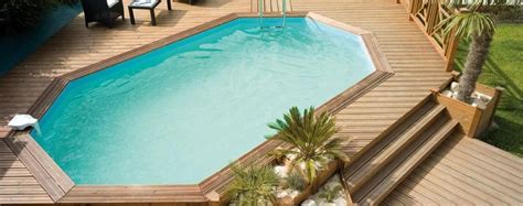 Piscine hors sol avec terrasse intégrée