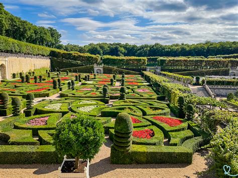 Jardin de château avec perspectives géométriques