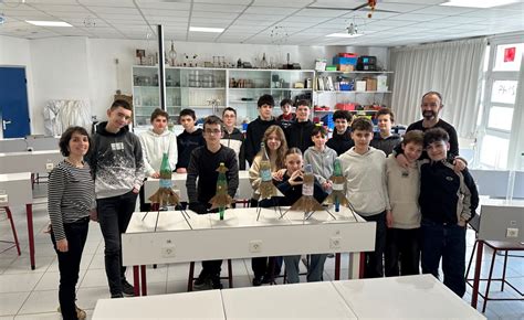 Élèves en pleine activité lors d'un atelier pratique