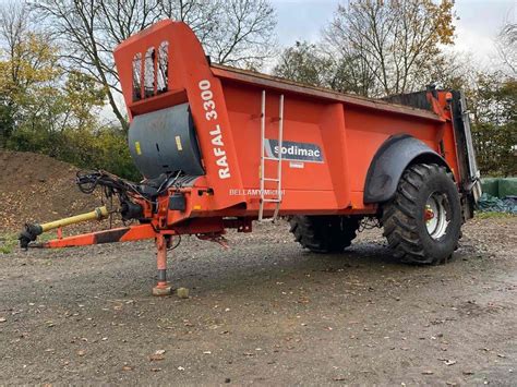 Épandeur à fumier Sodimac Mig 1102 en action