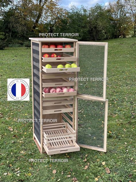 Photo d'un légumier en bois traditionnel avec tiroirs ventilés