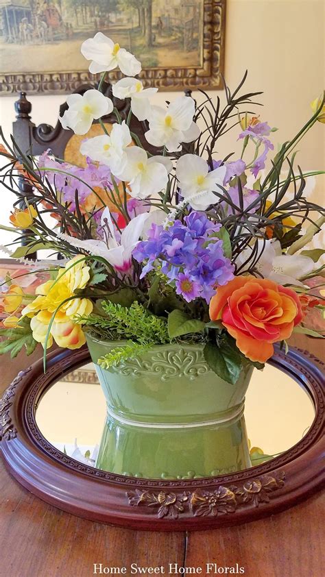 Composition florale colorée dans un vase