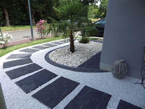 Jardin gravillonné moderne avec pas japonais