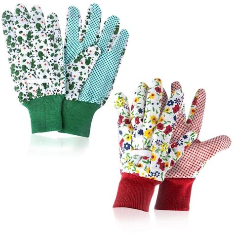 Gants de jardinage et pelle pour la plantation d'un arbre