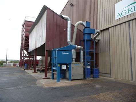 Système de dépoussiérage industriel avec poches filtrantes