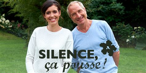 Stéphane Marie et Carole Tolila dans un jardin