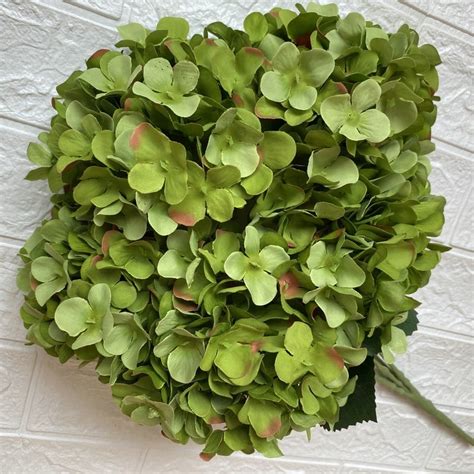 Différents types de têtes d'hortensias artificiels