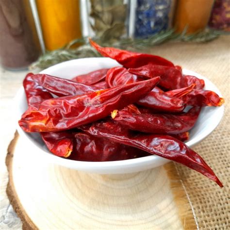 Assortiment de piments séchés et en poudre