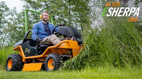 AS Motor 21 en action sur herbes hautes