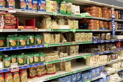 Assortiment de produits à base d'amandes transformées
