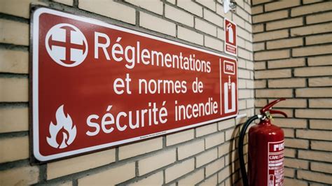 Photo d'illustration montrant des mesures de sécurité aux abords d'un monument