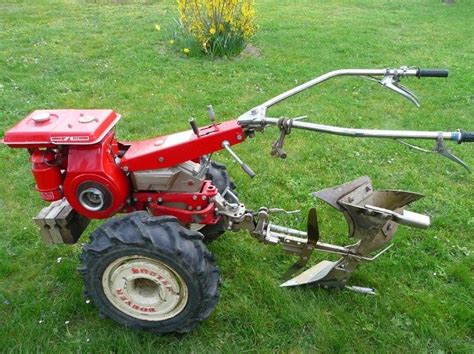 Photo d'un attelage universel pour motoculteur