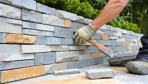Jardinière en béton avec parement en bois