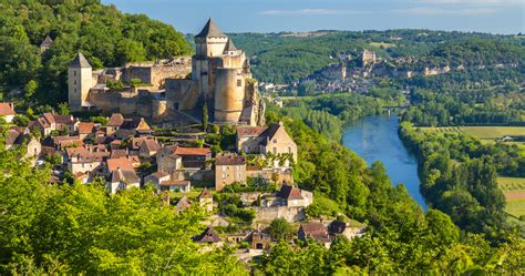 Paysage bucolique de la vallée de la Dordogne, berceau historique de l'entreprise Andros