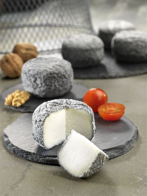 Fromages affinés dans une fruitière