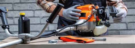 Entretien technique d'une débroussailleuse thermique en atelier