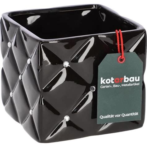 Comparaison visuelle entre un pot en céramique carré et un pot en céramique rond