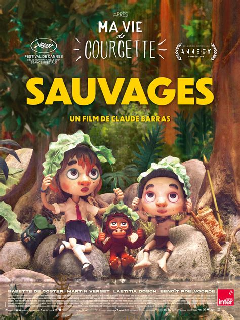 une installation de séchage rustique pour plantes sauvages en forêt