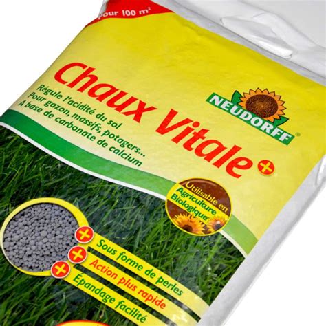Sac de chaux pour pelouse avec pelle