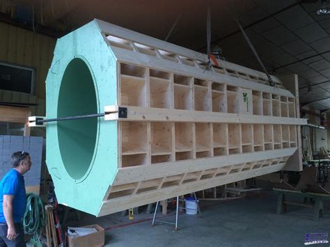 Photo d'un moule en bois pour la fabrication de bordures artisanales