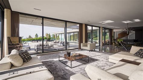 Intérieur moderne d'une villa de prestige à Douarnenez